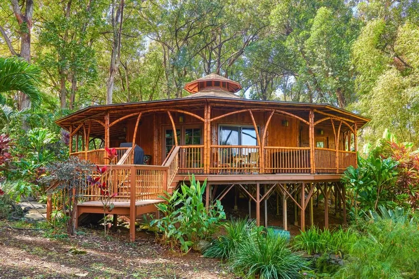 Hawaiian DreamTemple- Tropical Oasis BBPH20120004 - Image 1