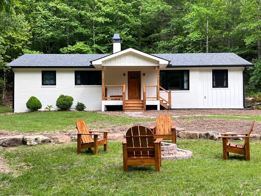 Newly remodeled cabin in DuPont/Cedar Mnt/Brevard. - Image 1