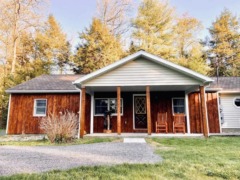 Rustic Cabin, Near Penns Creek w/ Hot Tub - Image 1