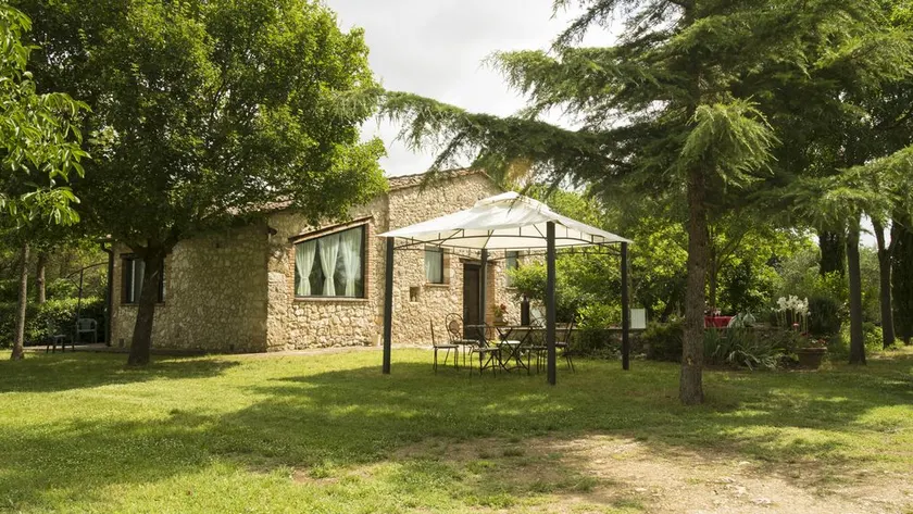 Typisk toscansk villa, privat pool og stor privat park. - Image 1
