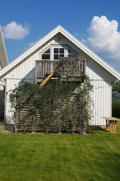 Beach and nature holiday accommodation on Grimsholmen - Image 1