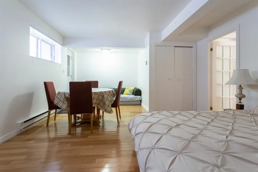 Bright, clean, 2 rooms semi-basement apartment - Image 1