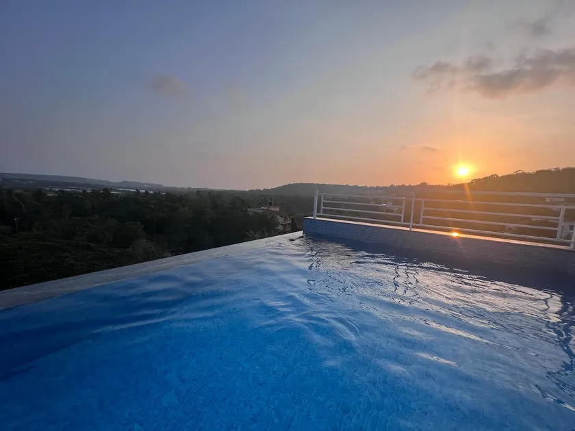 Gorgeous 2BHK - Rooftop Pool - Hill Retreat Goa - Image 1