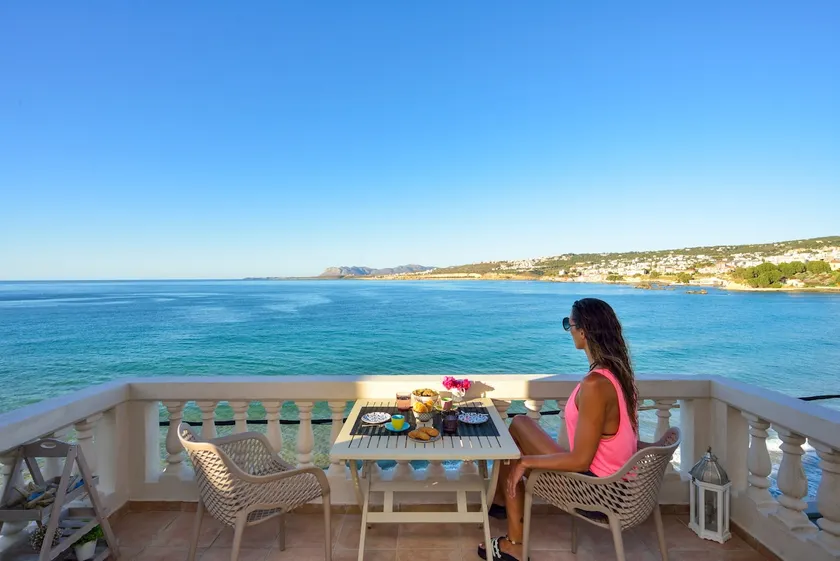 Thalassa mou Seafront suite - Image 1