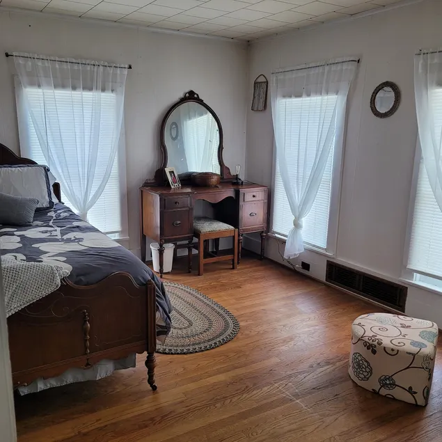 Grandma's Adirondack River Retreat - Image 1
