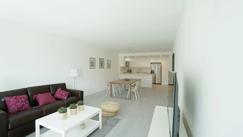 Premium located cozy apartment in Sunny Isles - Image 1