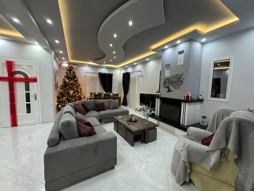 Luxury apartment - Image 1