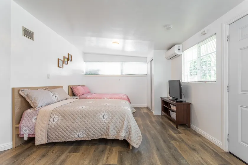 Cozy Studio - Image 1