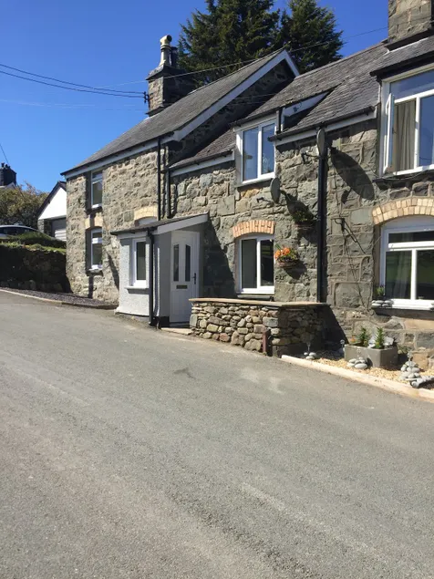 Bryn Celyn Two bedroom cottage Sleeps 4 people - Image 1