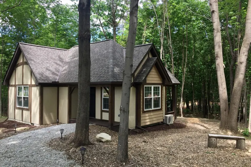 The Oak Cottage at Vineyard Woods - Image 1
