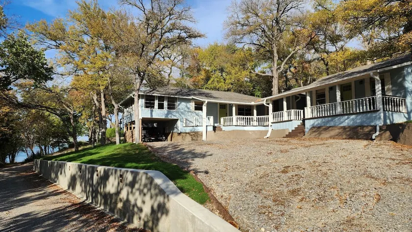 Lake House on Texoma - Image 1