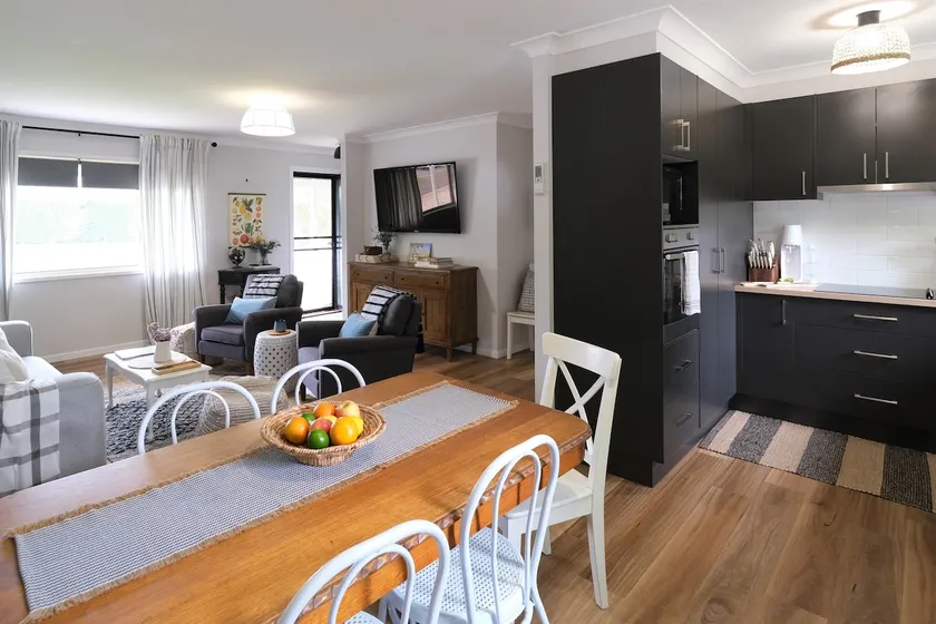 Wine Country Cottage in the Southern Highlands - Image 1
