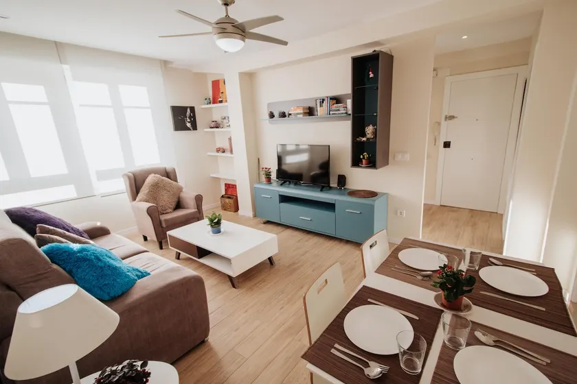 Centrally located and renovated with air conditioning - Image 1