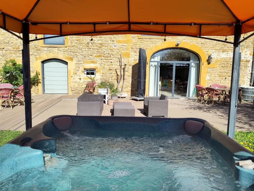 Le Clos du Cher en Beaujolais - Image 1