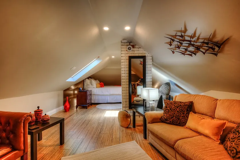 Beautiful Quiet Kitchener Loft - Image 1