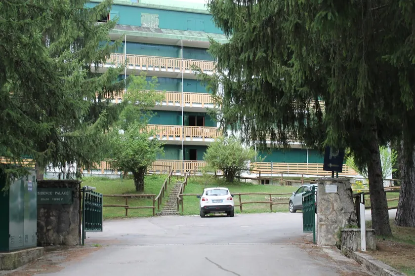 Mini apartment in residential complex - Image 1