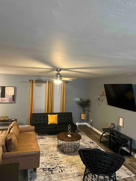 Beautiful Home In Greenville - Image 1