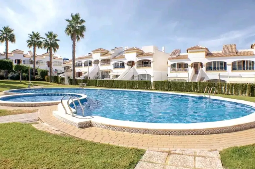 Alicia's whim - Image 1