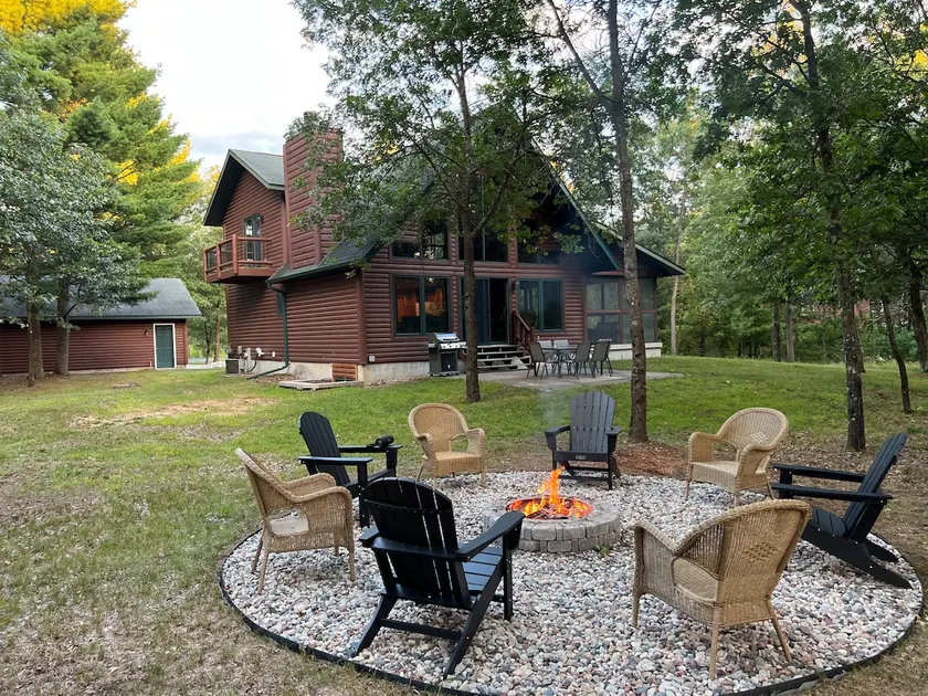 Rustic; Lodge Perfect Gateway; golf and lake - Image 1