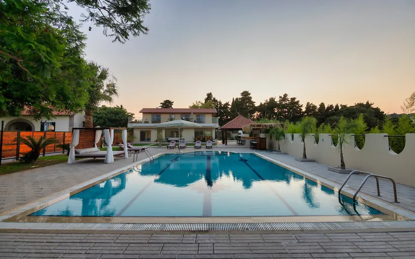 Pegasos luxury Villa - Image 1