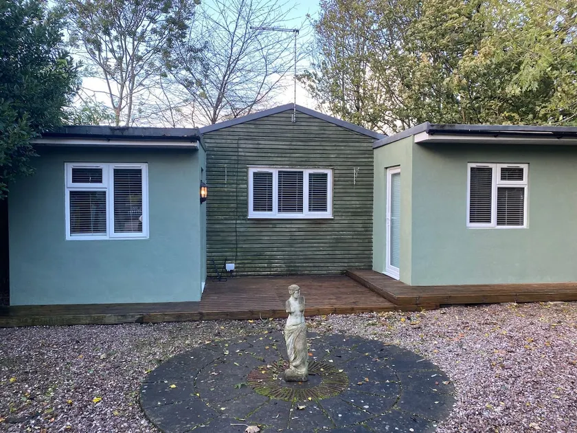 The Wood cottage, 3 bedroom, modern interior - Image 1