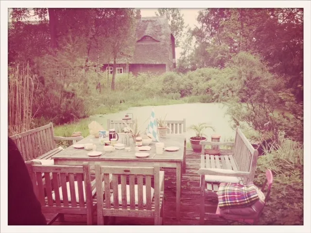 Idyllic apartment estate - Image 1