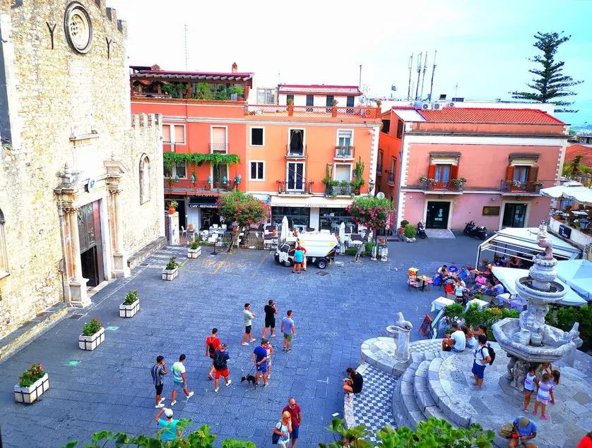 Casa Viola Downtown Taormina CIR 19083097B461339 - Image 1