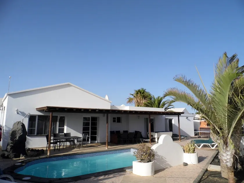 Sleeps 10, private villa heated pool & much more! - Image 1