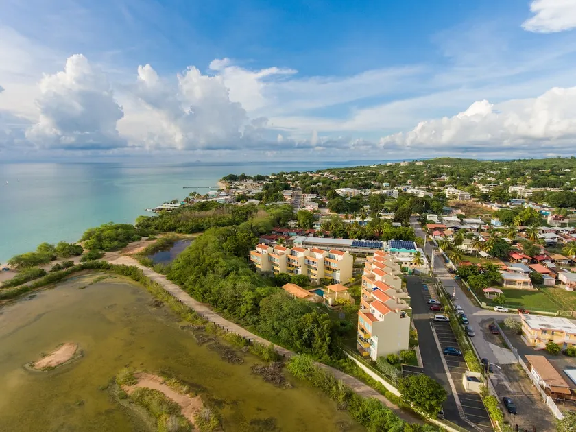 Vistamar G110 garden condo, steps from the beach - Image 1