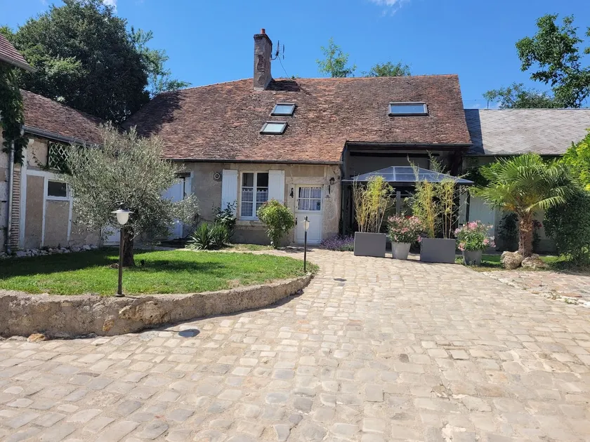 Loire Tower Gîte - Image 1