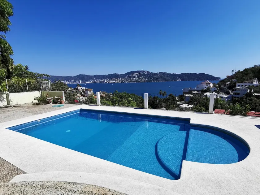 House with a view of Acapulco Bay - Image 1