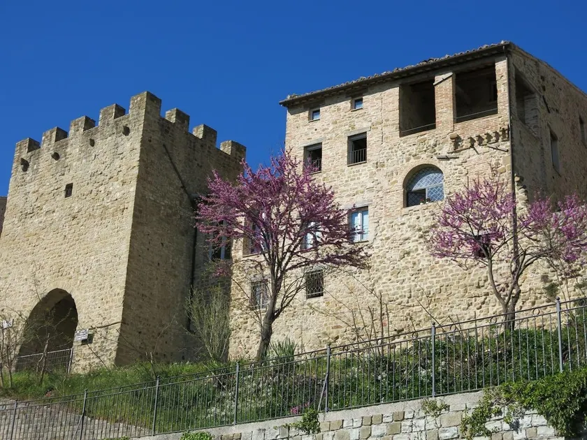 Est Locanda, appartamento panoramico con giardino sulle mura medievali del paese - Image 1