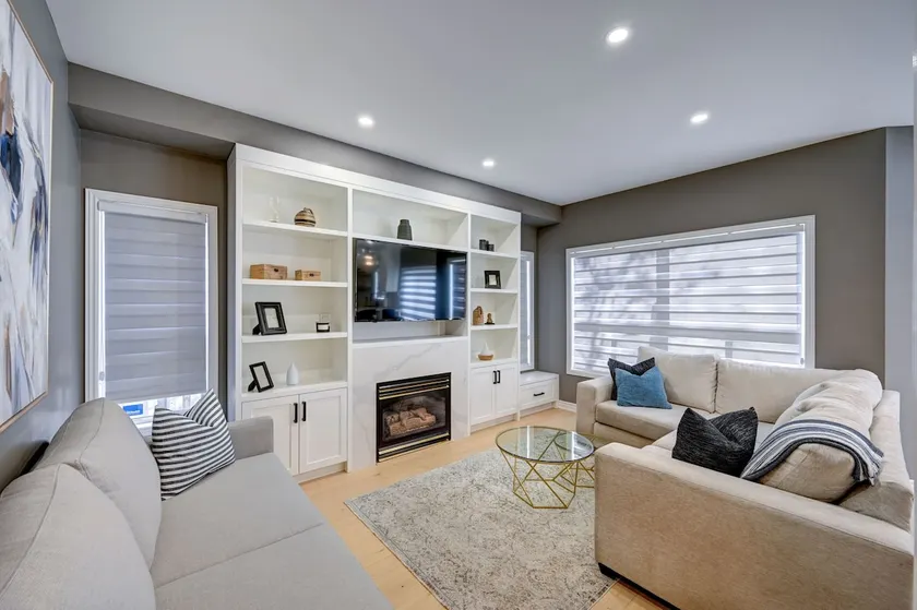 Luxury Modern 3Br Home In The Heart Of Mississauga - Image 1