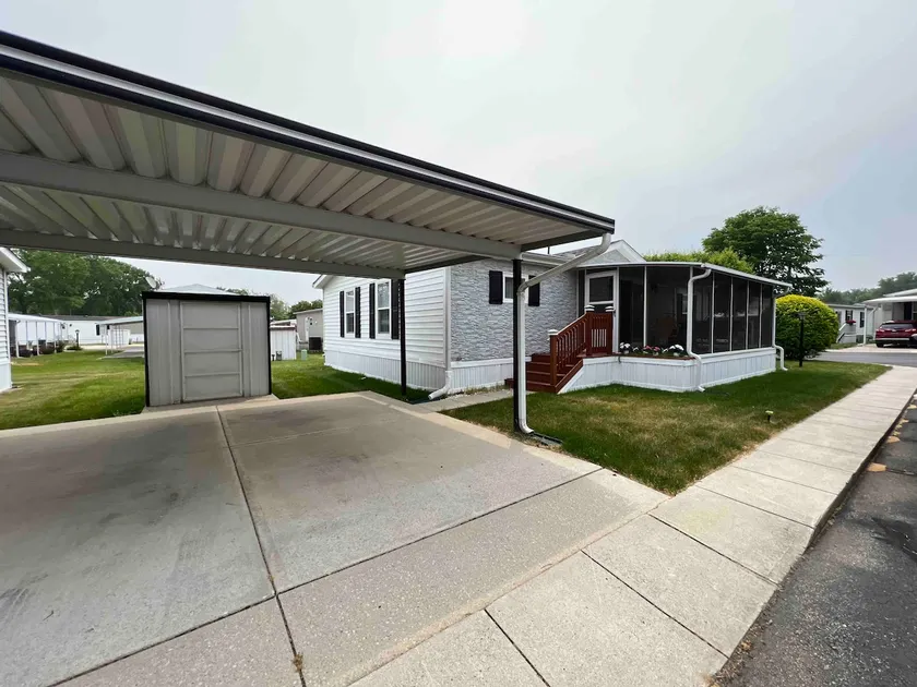 Updated charming home in Delaware, Ohio - Image 1