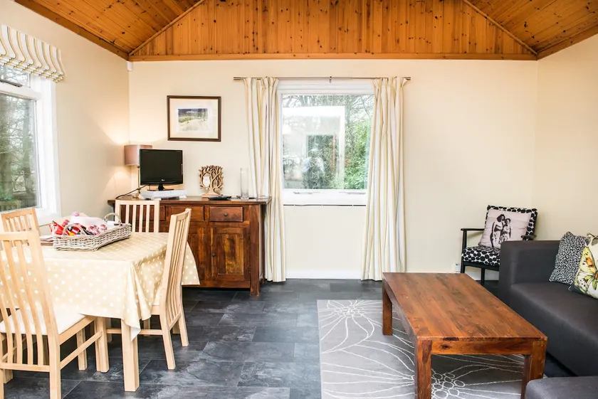 Creity Hall Guest House - Image 1