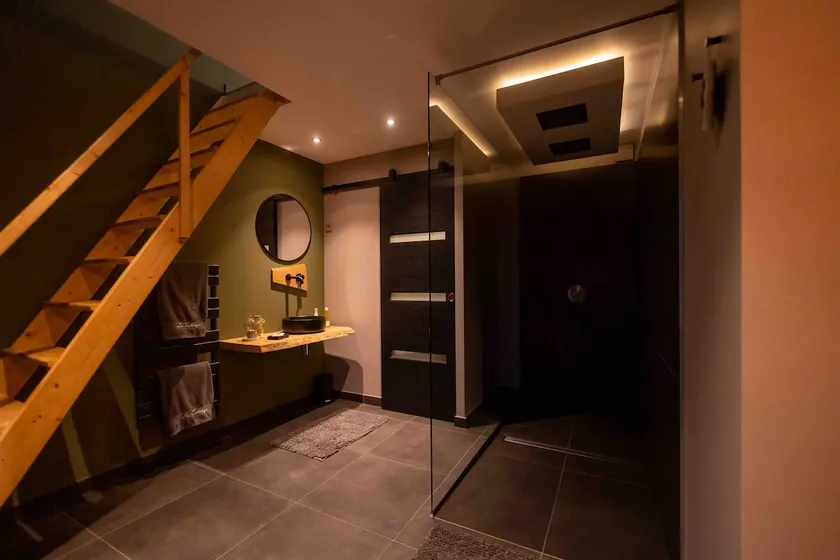 Private Spa Guest Room Entryway entrance - Image 1