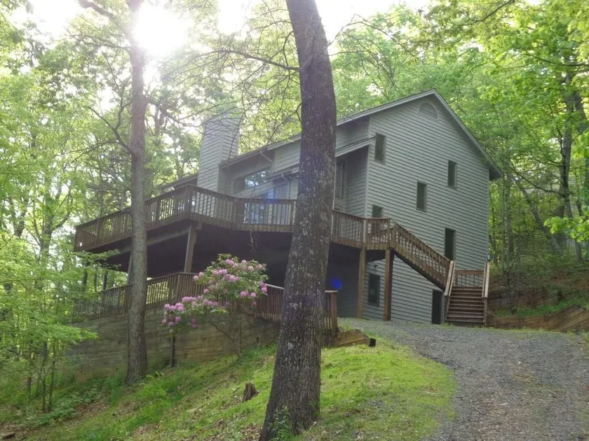Wintergreen Resort: Weeping Rock Retreat - Image 1