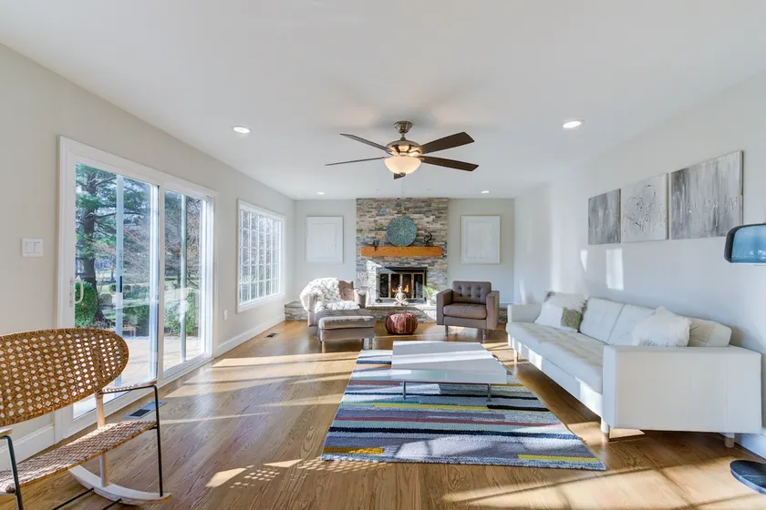 Sunset Point 4 Bedroom Home by D&R canal - Image 1