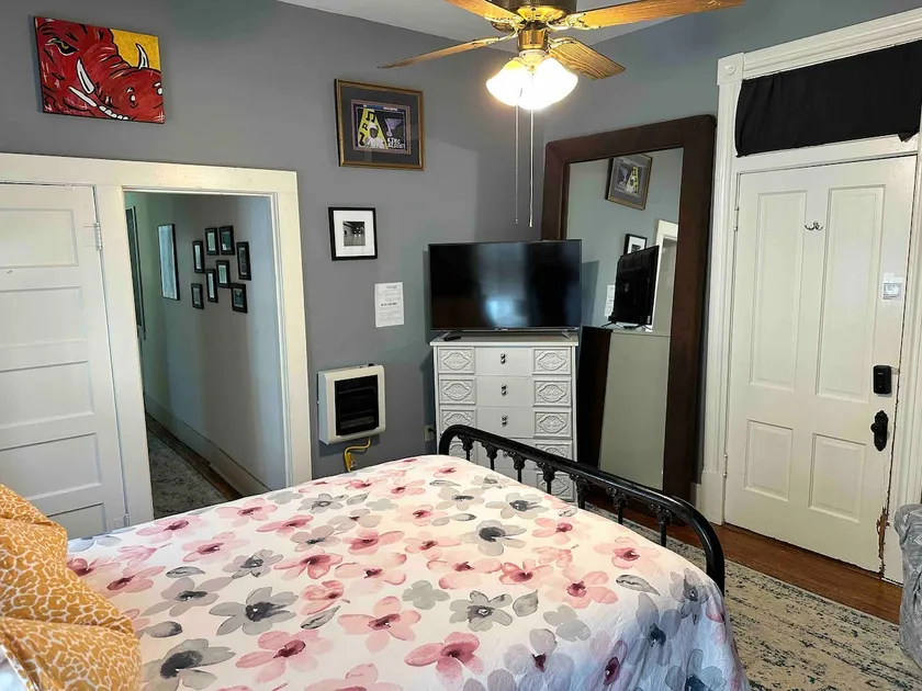 Small studio (#3) in the heart of SOMA! - Image 1