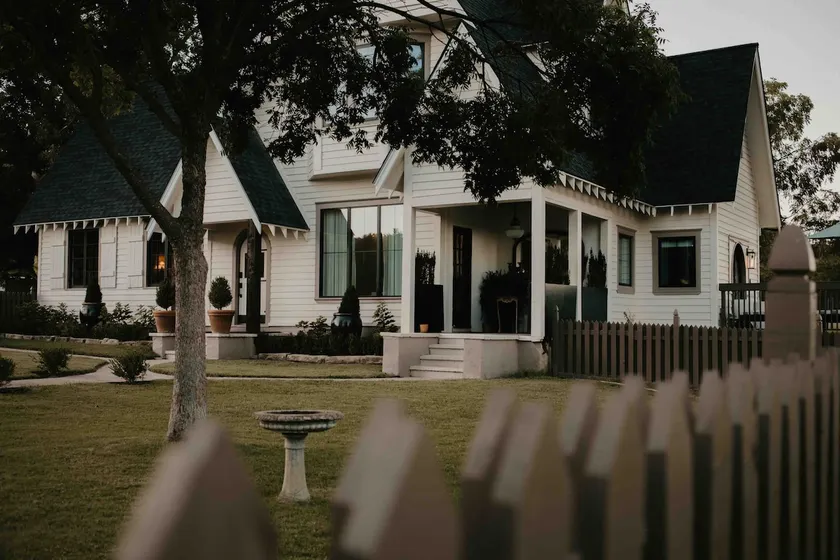 StrikeAxe Estate Cottage | Pawhuska’s Historic Gem - Image 1