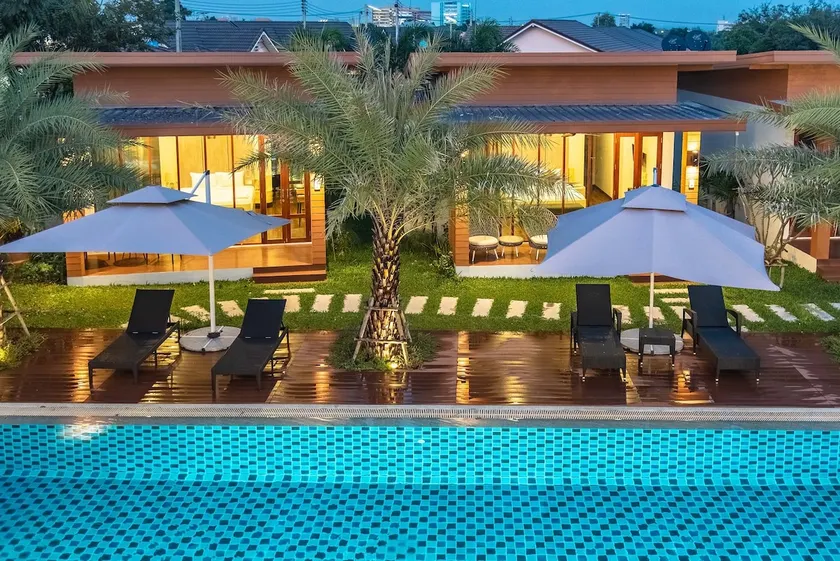 Luxury PoolVilla 9 BR 8-25 PPL All Bathtub/Netflix - Image 1