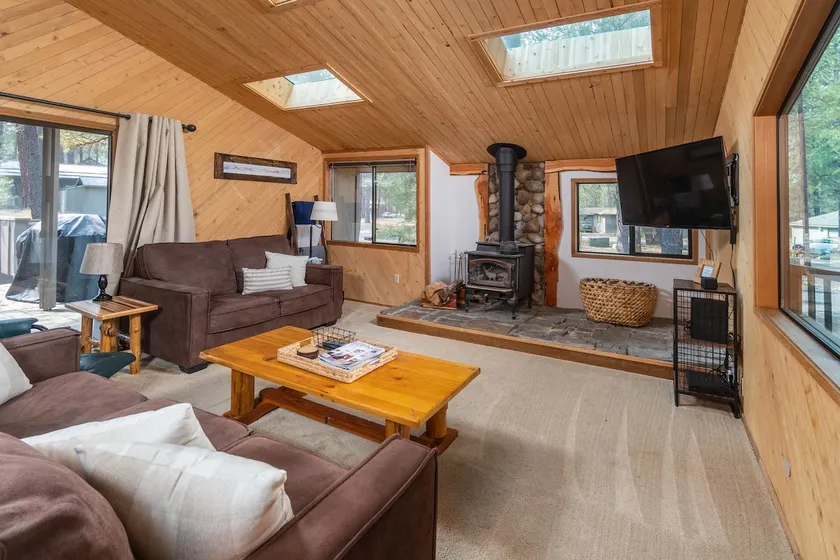 11 Raccoon | 3 bedroom | SHARC and Village nearby - Image 1