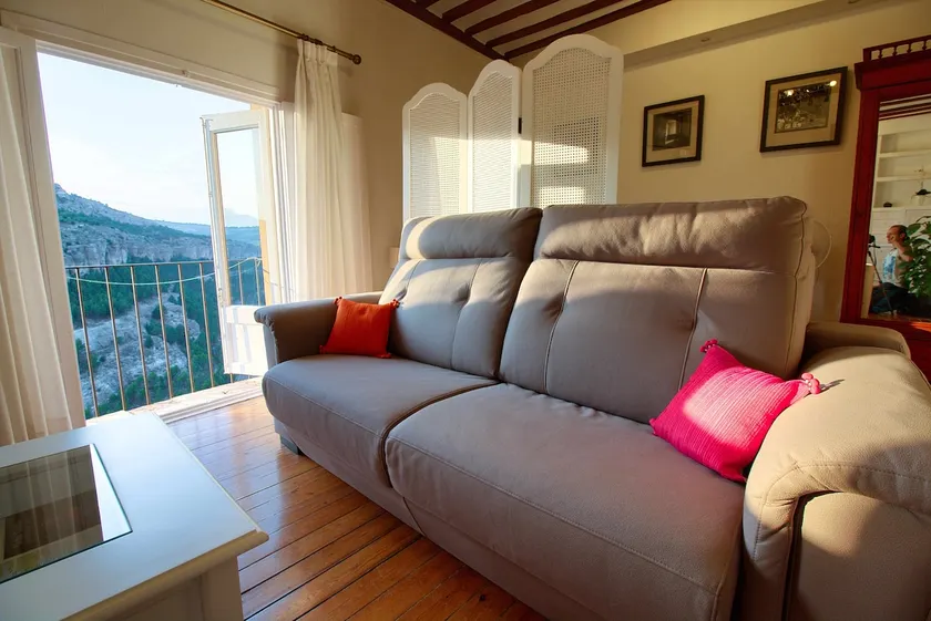 Cuencaloft picturesque studio in Plaza del Trabuco - Image 1