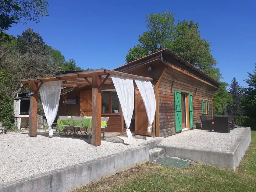 Atypical chalet, calm nature and river - Image 1
