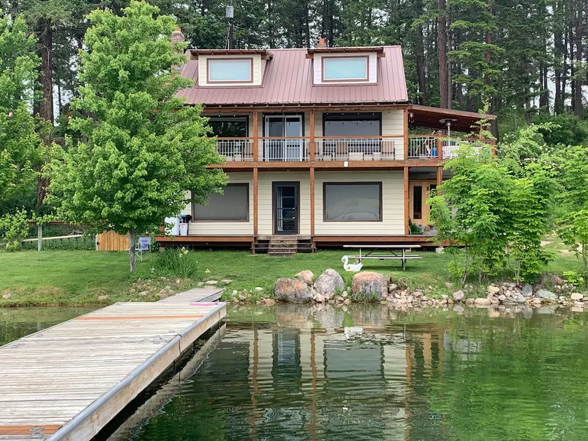 Smith House on Waitts Lake - Image 1