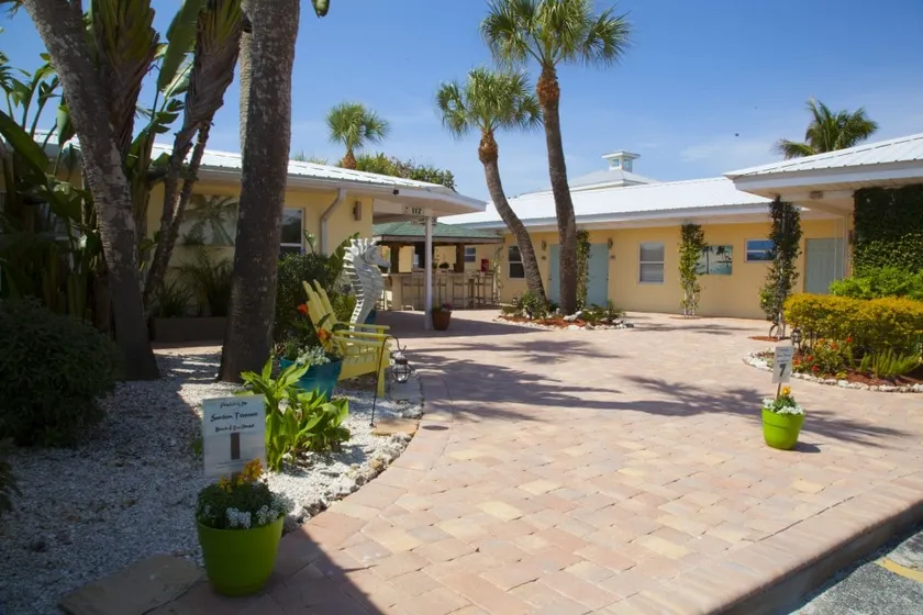Private Beachside Kitchenette - Image 1
