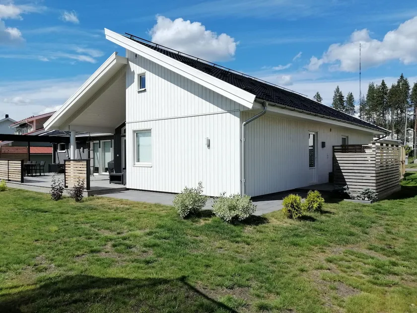Centrally located villa, at the campsite. - Image 1