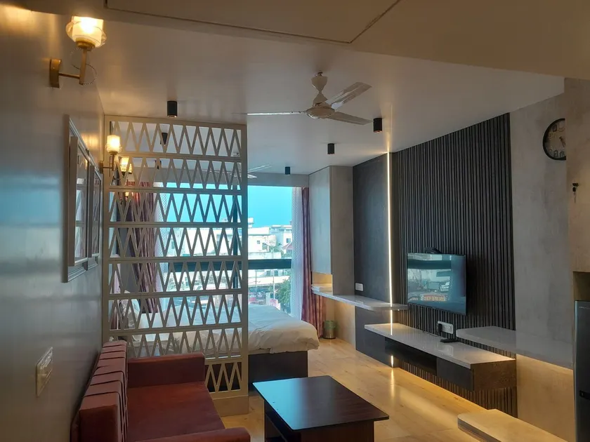 Studio Modern *Centrally located/Terrace Pool* - Image 1