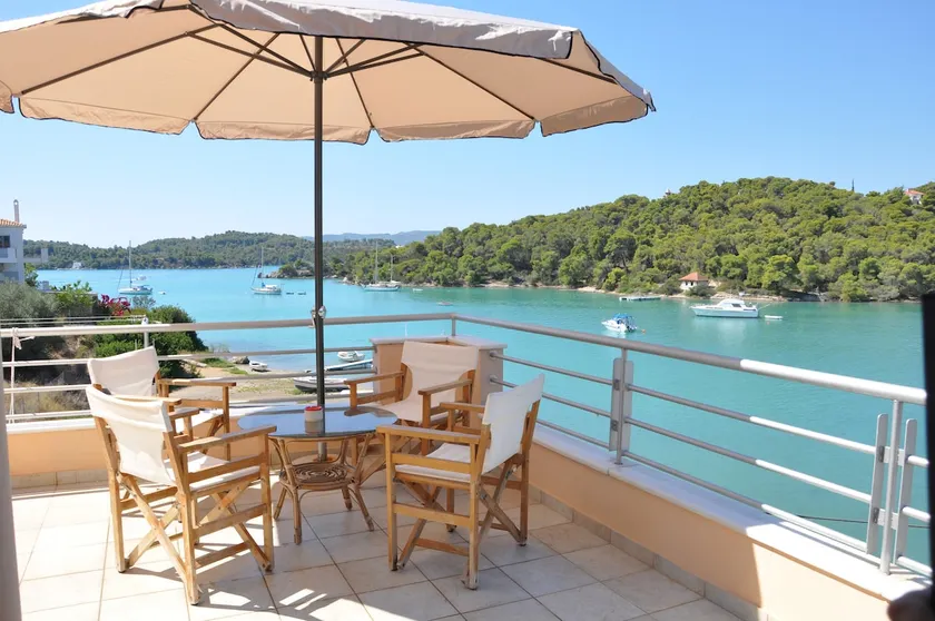 Amazing view by the sea - Image 1