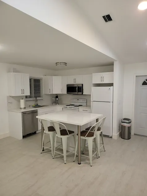 All-new, centric apartment! - Image 1